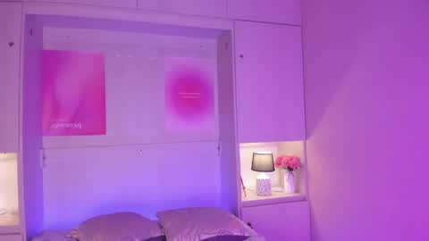 miaturnerr_ online show from May 20, 4:18 am