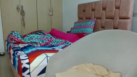 MIA VANESSA online show from January 18, 5:33 am