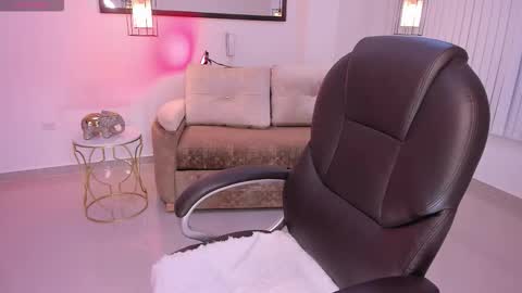 Snapshot of miavegas1 chatting on December 2, 3:45 am Mia Vegas online show from December 2, 3:45 am