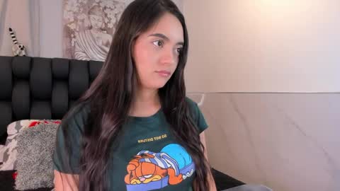 miavelvet1 online show from April 19, 4:12 am