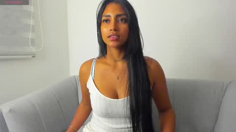 Snapshot of miavelvet_22 chatting on December 2, 5:46 am Mia Velvet online show from December 2, 5:46 am