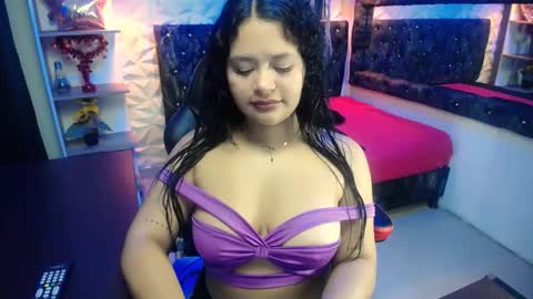 Snapshot of miavelvet_dl chatting on October 9, 12:14 pm mia online show from October 9, 12:14 pm