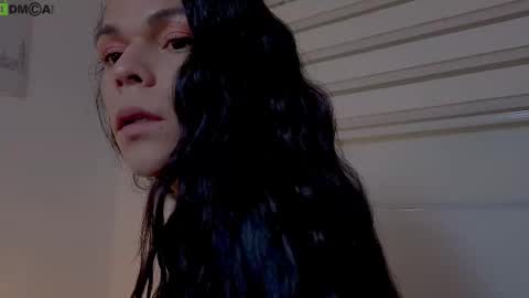 Mia online show from November 2, 6:32 pm