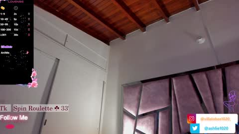 Mia Villalobos online show from December 30, 8:47 pm