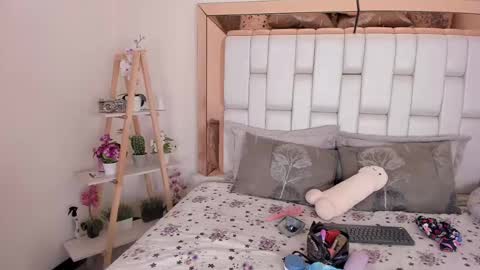 Mia Villalobos online show from February 11, 6:22 pm