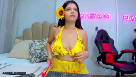 miawalkers online show from February 18, 3:42 am