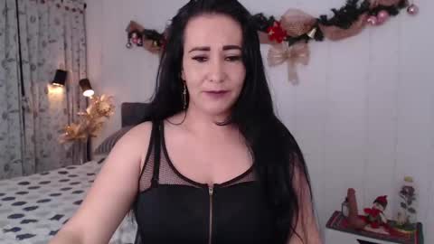 Mia Wilson online show from December 2, 8:52 am