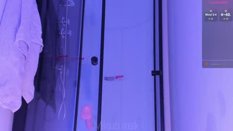 Snapshot of miazurek chatting on January 17, 4:28 am THE BEST LOVRS antonio flatlastifoundyoulautrebleudrpapaolu donnie lbsunkown1804 online show from January 17, 4:28 am