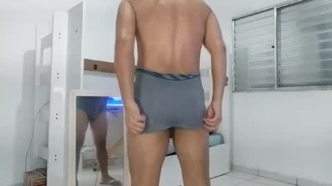 Snapshot of micarranox chatting on October 3, 2:08 am micarranox online show from October 3, 2:08 am