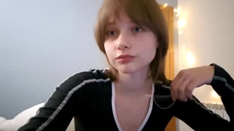 Snapshot of micasulejmanovski chatting on September 26, 5:17 pm Luna online show from September 26, 5:17 pm
