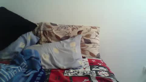 Snapshot of mich_cute0 chatting on May 8, 8:03 pm mich_cute0 online show from May 8, 8:03 pm