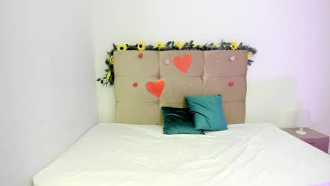 Micky and Sharon online show from March 5, 2:03 am