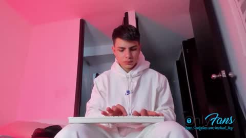 Michael Boy online show from October 31, 8:21 pm