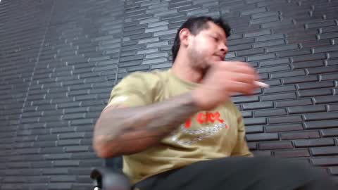 Michael Daviss online show from January 3, 1:36 pm