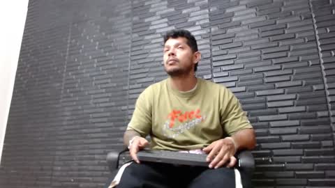 Michael Daviss online show from February 6, 2:26 pm