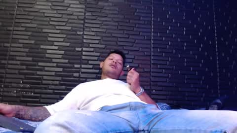 Michael Daviss online show from February 20, 2:02 pm