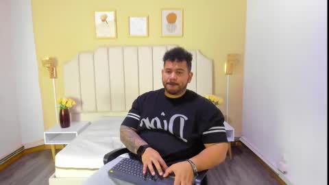 Snapshot of michael_hill1 chatting on October 1, 7:53 pm MICHAEL online show from October 1, 7:53 pm