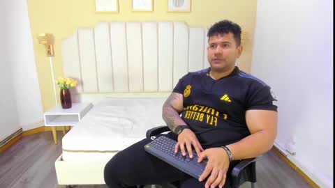 Snapshot of michael_hill1 chatting on October 4, 1:09 pm MICHAEL online show from October 4, 1:09 pm