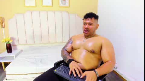 Snapshot of michael_hill1 chatting on October 6, 8:06 pm MICHAEL online show from October 6, 8:06 pm