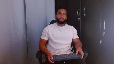 maximo online show from February 8, 3:21 am