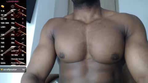 michael_thomsom online show from April 22, 5:25 pm