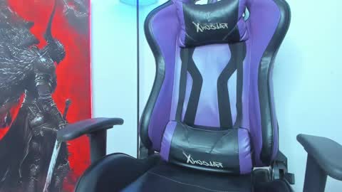 Snapshot of michael_twink18 chatting on May 4, 4:25 pm Michael online show from May 4, 4:25 pm