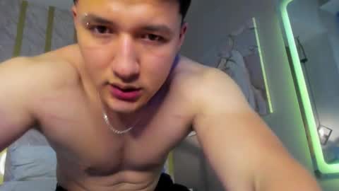 MichaelConnor  online show from December 17, 12:00 pm