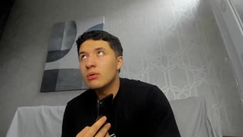 MichaelConnor  online show from December 27, 11:50 am