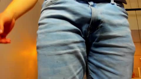 MichaelConnor  online show from January 7, 12:09 pm