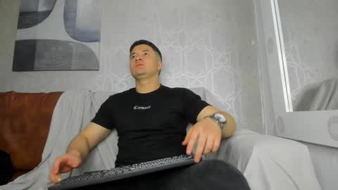 MichaelConnor  online show from January 9, 11:47 am