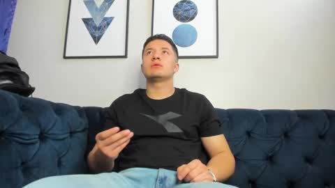 MichaelConnor  online show from January 11, 12:29 pm