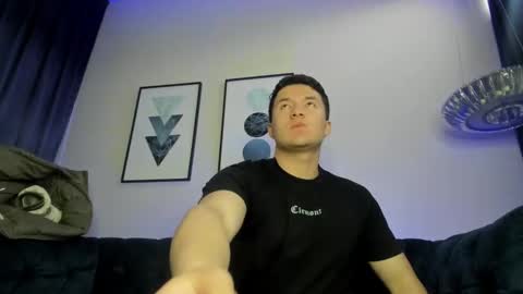 MichaelConnor  online show from January 23, 11:58 am