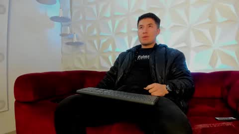 MichaelConnor  online show from February 15, 12:11 pm