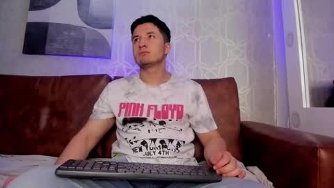 MichaelConnor  online show from February 19, 11:49 am