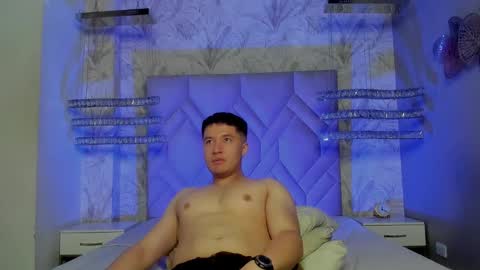 MichaelConnor  online show from February 25, 12:24 pm