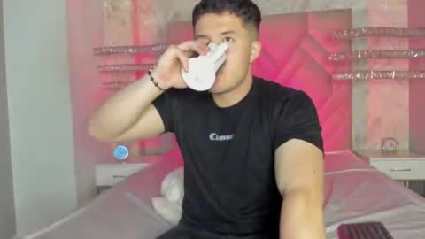 MichaelConnor  online show from February 28, 12:20 pm