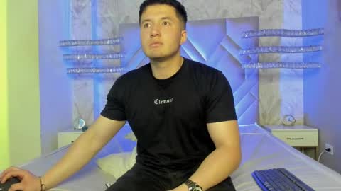 MichaelConnor  online show from February 28, 3:26 pm