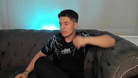 MichaelConnor  online show from March 3, 4:24 pm