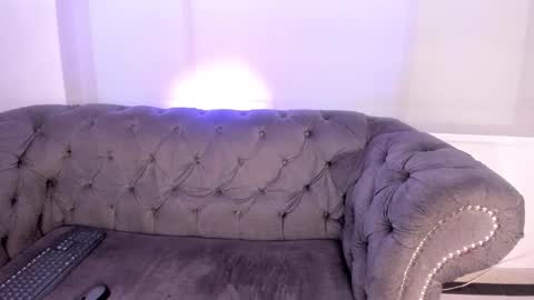 MichaelConnor  online show from March 8, 12:52 pm