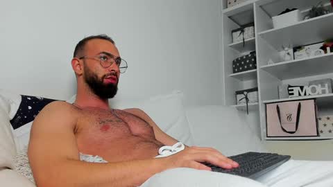 MichaelEvansx online show from December 4, 10:19 pm