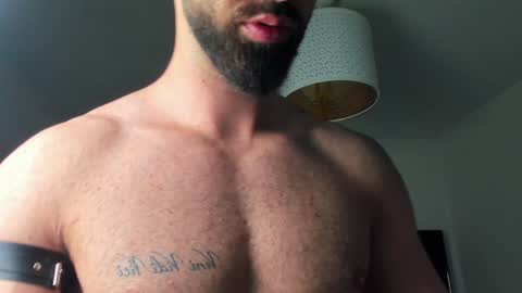 MichaelEvansx online show from December 21, 9:04 pm