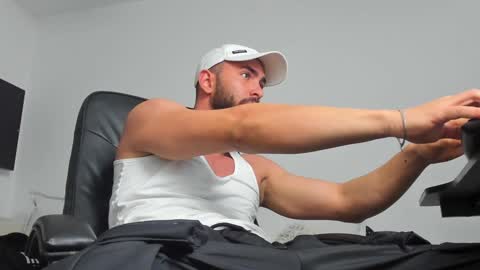 MichaelEvansx online show from December 30, 8:47 pm