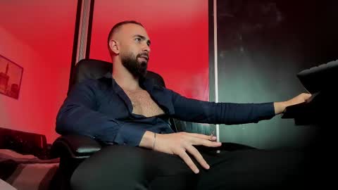 MichaelEvansx online show from March 3, 9:26 pm