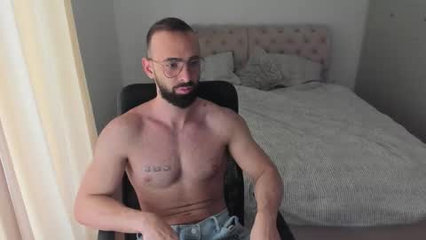 MichaelEvansx online show from February 9, 10:41 am