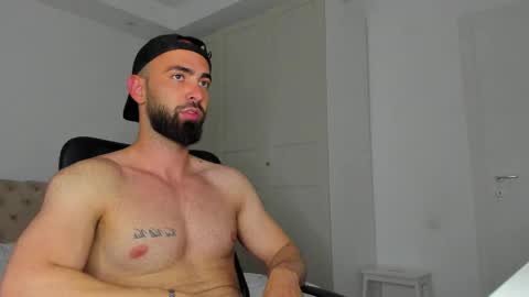 Snapshot of michaelevansx chatting on May 17, 8:49 pm MichaelEvansx online show from May 17, 8:49 pm