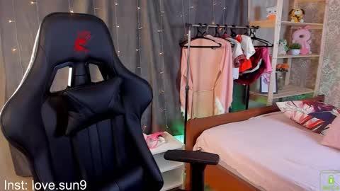 Snapshot of michel_momsen chatting on February 5, 1:54 pm Michel online show from February 5, 1:54 pm