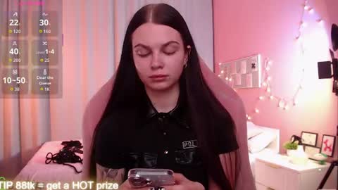 Snapshot of michela_fruet chatting on June 29, 1:01 am Kate online show from June 29, 1:01 am