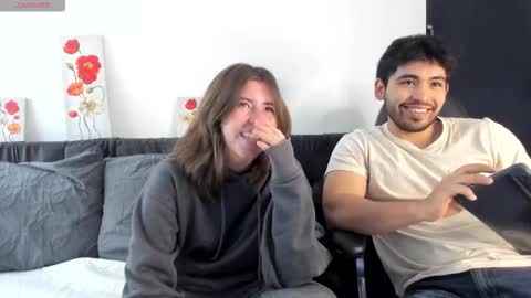 Snapshot of michelandchris chatting on December 4, 12:25 pm MichelandChris online show from December 4, 12:25 pm