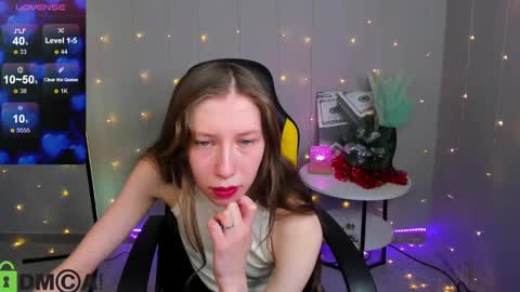 Snapshot of michele_mack chatting on January 9, 2:54 am michele_mack online show from January 9, 2:54 am