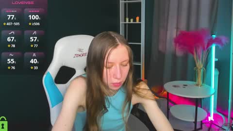 Snapshot of michele_mack chatting on February 20, 5:55 am michele_mack online show from February 20, 5:55 am